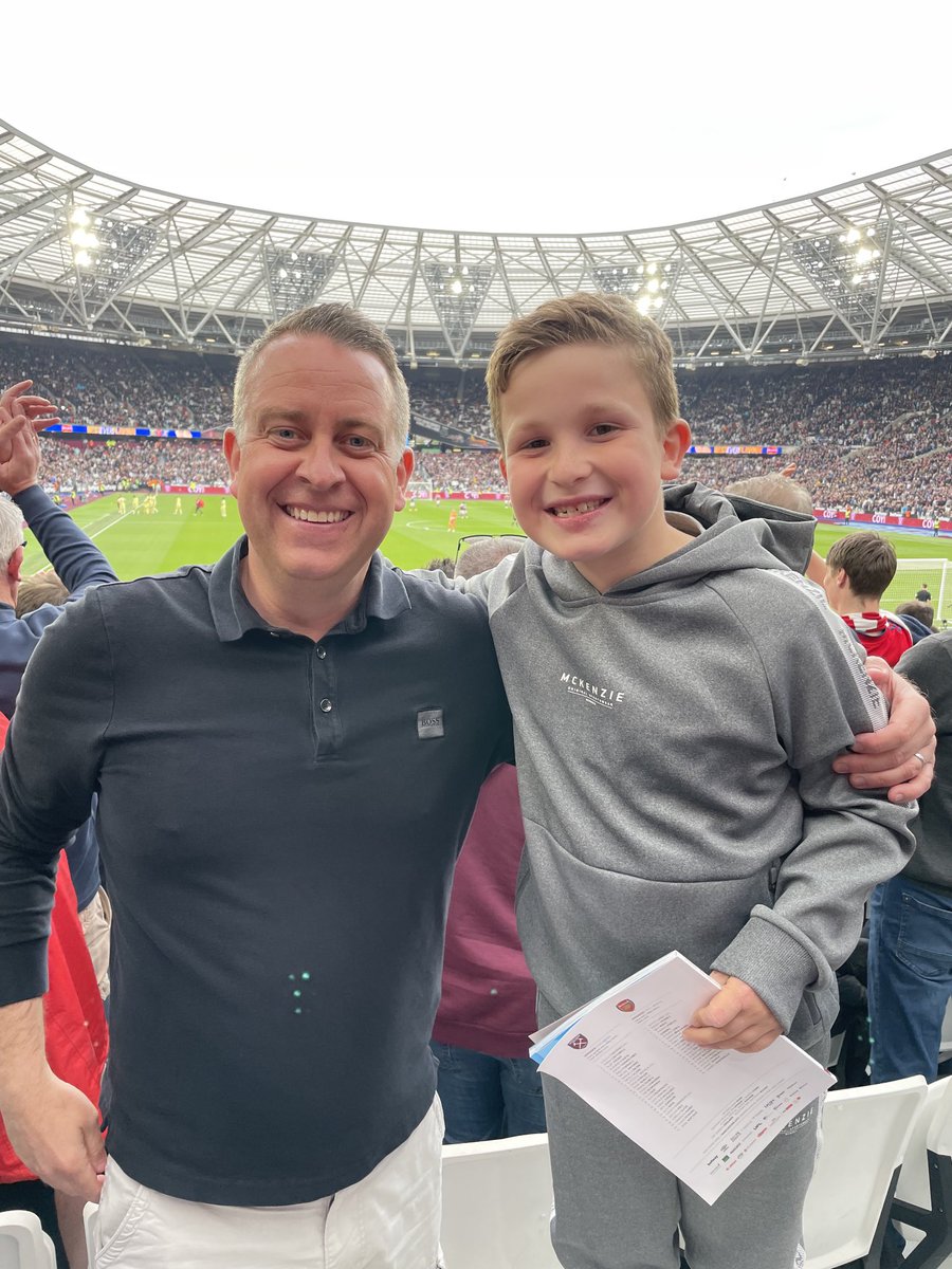 dan_afc's tweet photo. 1-2 to The Arsenal! His first away day… #WhatAMagic #TheArsenal https://t.co/HYOGpikX7z