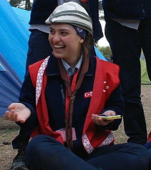 İzcilik Federasyonumuzun Hanım liderleri için sarf edilen ifadeler başta Şehit İzci Liderimiz Aybüke Öğretmen olmak üzere tüm liderlerimize yapılmış bir hakarettir! Mutlaka bir yaptırımı olmalıdır.

#türkizciliğinehakaret #MehmetZorluGöreviBırak
#MilliEğitimGöreve