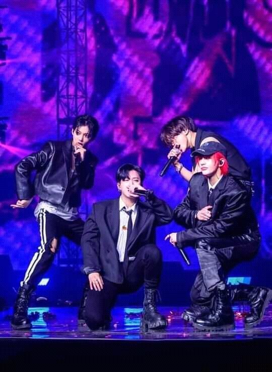 rhettxci's tweet photo. Mi amor por Stray kids va a durar toda la vida. 
Pd: está fue mi parte favorita del concierto 
#StrayKids https://t.co/arDJd3q0v7