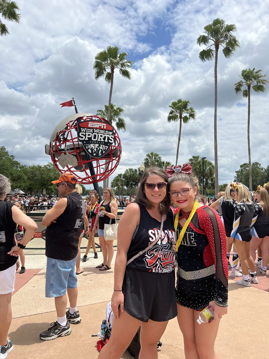 JBest614's tweet photo. Summit (&amp; Florida) did not disappoint ☀️✨ https://t.co/8FOazn7Mkd