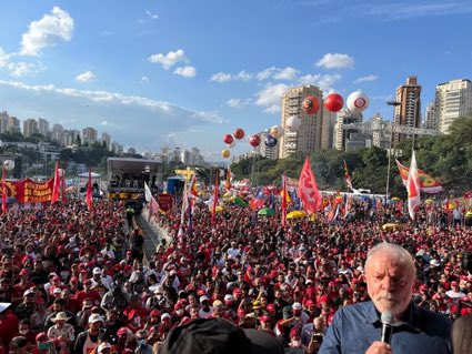 RubensOtoni's tweet photo. ✅♦️AGORA: Lula fala à multidão em São Paulo.
#1DeMaioUnitario https://t.co/Xr8YMDHuoq