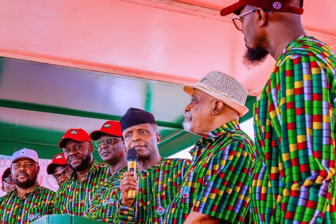simpliLegacy's tweet photo. Star Boy @ProfOsinbajo, SAN attends the MAY DAY Nigerian Labor Congress Rally at the Eagles Square, Abuja. 1st May, 2022. https://t.co/4OgAoR5U8z