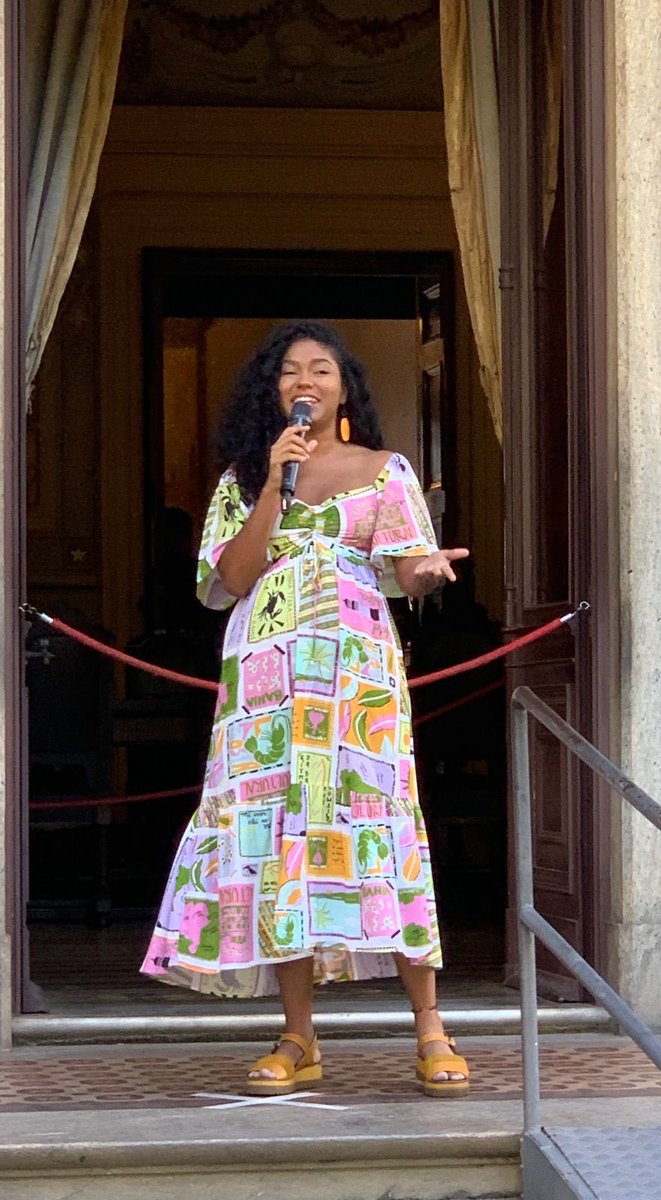 RedeNami's tweet photo. Na cerimônia de abertura da exposição e de formatura das alunas do projeto #AfroGrafiteiras tivemos discursos inspiradores da nossa presidente @panmelacastro, da curadora @Prirooxo e nossa madrinha de cerimônia @joycetrindadee_ #RedeNAMI #PertencerEMudar https://t.co/Ljqf3ruJxY