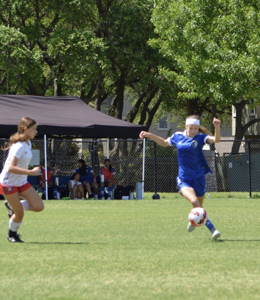 SydneyMartin_08's tweet photo. Impressive 5-0 WIN today by @ecrl08 against @ChallengeSoccer RL U14.
Last time we played Challenge (10/9/21) was the last time we lost an @EcnlTexas game & it’s when my teammate injured her knee 🩼😢. Needless to say, we had this game circled.
#ForBrooke 💪
@StingSoccerClub https://t.co/XrXOVMcbKo