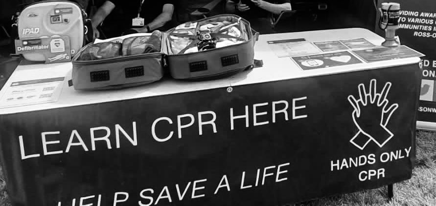 RossonWyeCFR's tweet photo. A lovely weekend here at #RossBeerfest at @rossrowingclub supporting our local event with first aid cover โค๏ธโก๏ธ #community #teachCPR #HandsonlyCPR #Rossonwye https://t.co/qZ2qE9PT6i