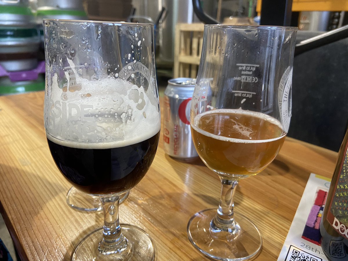 Lovely walk along the Peak Forest Canal today followed by delicious pizza and fantastic beers at <a href="/Torrside/">Torrside Brewing</a>. Great day out! 🦆 🍕 🍺