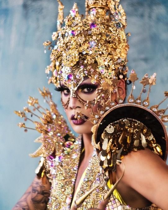 sedderaside's tweet photo. we're not ready for her runways...
#dragrace #allstars7 https://t.co/BFpfQdEFWM