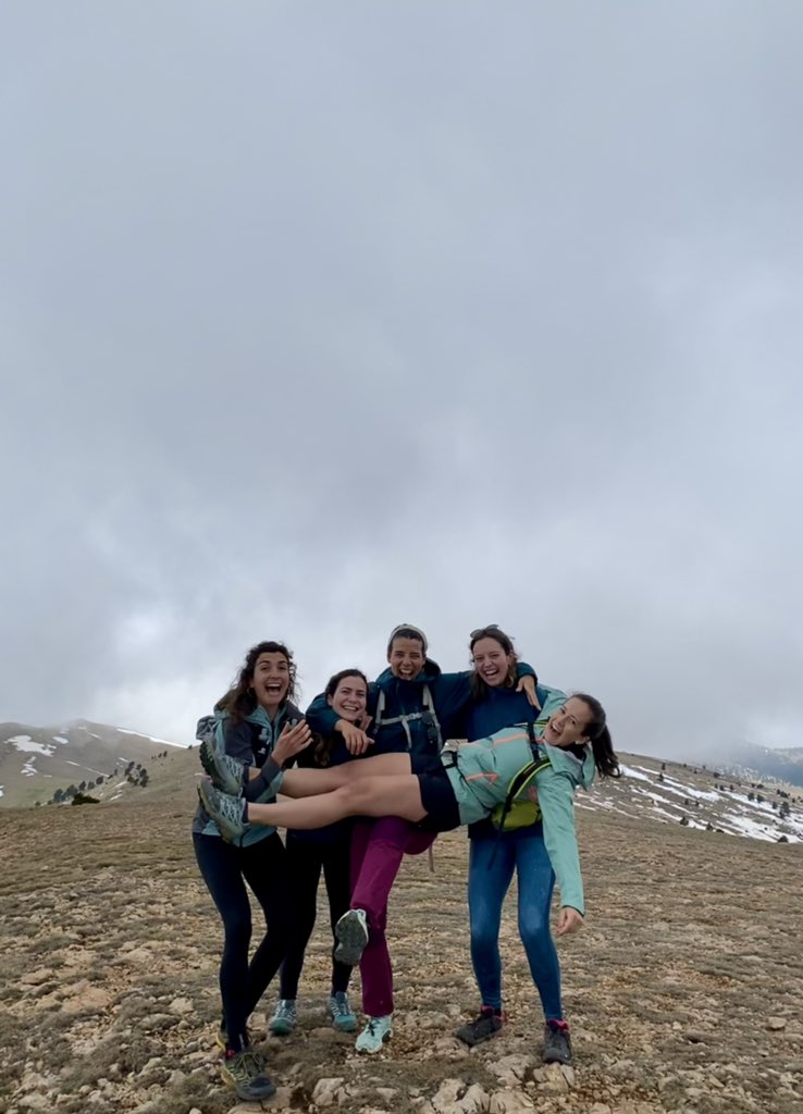 La 🐔 pelada estava nevada <a href="/nur_casanova/">Núria Casanova</a> <a href="/leomasm/">Mar+9</a>