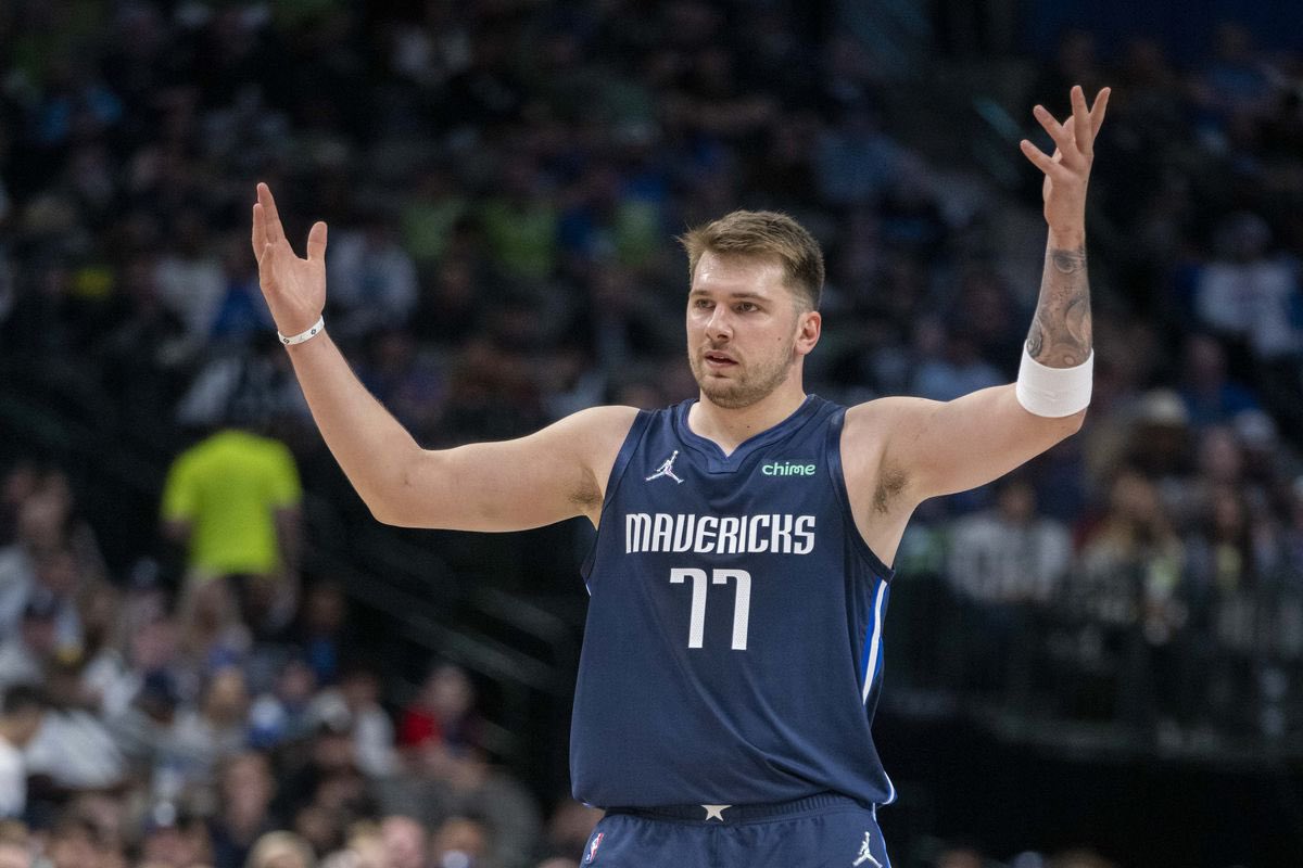 BestFactsTakes's tweet photo. Hot take: Jayson Tatum is better than Luka Doncic https://t.co/Nsyy7lZwOD