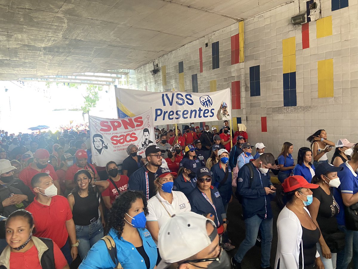 alimentosInocu1's tweet photo. SACS-DIAB, felicita en el día  del trabajador, a nuestro gran equipo multidisciplinarios de funcionarios que día a día  están en las calles para proteger  la salud y garantizar  que los alimentos sean aptos e inocuos para el consumo de toda la población. @MinSaludVE  @SACS_MPPS https://t.co/3SWLFfSuNz