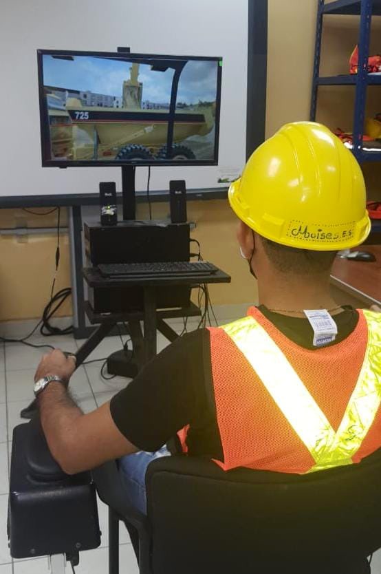 InadehOficial's tweet photo. 📍Panamá|Un nuevo grupo de participantes del Centro de Chepo finalizó exitosamente la primera etapa del programa Operador de Equipo Pesado con el instructor
Edgardo Menotti. El grupo ahora se dispone a cumplir con el entrenamiento de campo en la sede de Penonomé.
#INADEHContigo https://t.co/hKJhjcg724