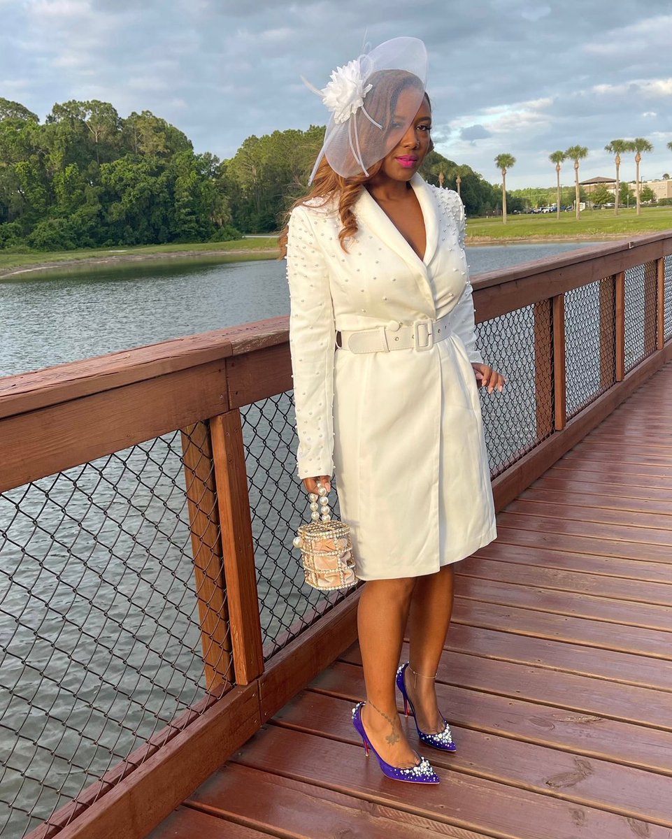 Shopmyellemonr1's tweet photo. Drop a 🤍 if you think you could rock our Mother of Pearl Dress!😘

Available in sizes Small-Large

 #blackownedbusiness #blackownedclothing #blackowned #boutiqueshopping #blackownedboutique #explore #dallasstylist #womeninbusiness #womeninfashion #orlando #aka1908 #dallas https://t.co/Q0CIFlkuJH