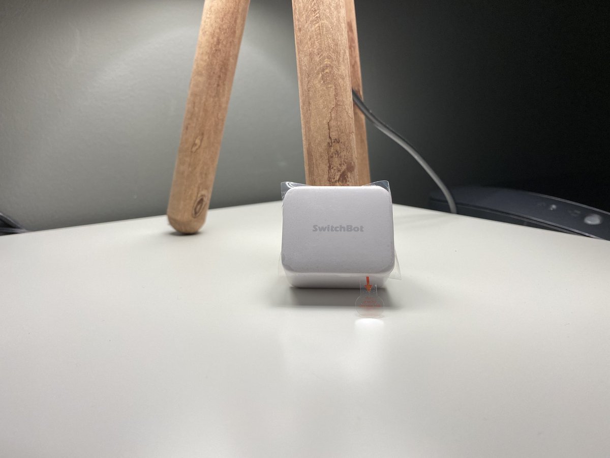 berkansezer's tweet photo. Switchbot Bot Akıllı Buton Basıcı. Desi Utopic marka bluetooth özellikli kapı kilidini direk olarak Wi-Fi’a bağladı. Toplamda 1500 TL’ye 6000 liralık kilitlerin daha da gelişmişini yapmış oldum. #desi #switchbot #akıllıev #homeassistant #alexa #homekit #utopic #switchbotbot https://t.co/kqcQd2xXeJ