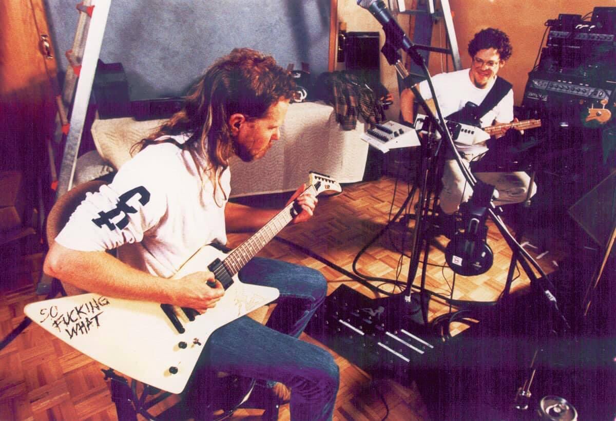 MetSince1981's tweet photo. 📆 En el año 1995, un día como hoy 01 de Mayo, @Metallica inicia las grabaciones de los álbum “Load"(foto 1-2) & “ReLoad"(foto 3-4) bajo la Producción de Bob Rock en The Plant Studios de Sausalito CA. USA 🇺🇸.
#Metallica #LoadAlbum #ReLoadAlbum #METALLICAMetalUpYourAss🗡🚽 https://t.co/E4s5wHPlCH
