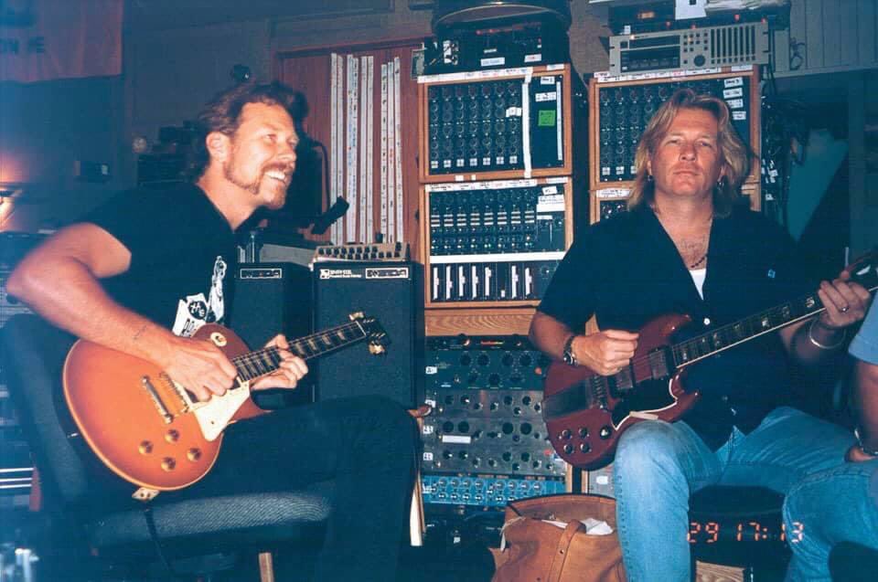 MetSince1981's tweet photo. 📆 En el año 1995, un día como hoy 01 de Mayo, @Metallica inicia las grabaciones de los álbum “Load"(foto 1-2) & “ReLoad"(foto 3-4) bajo la Producción de Bob Rock en The Plant Studios de Sausalito CA. USA 🇺🇸.
#Metallica #LoadAlbum #ReLoadAlbum #METALLICAMetalUpYourAss🗡🚽 https://t.co/E4s5wHPlCH