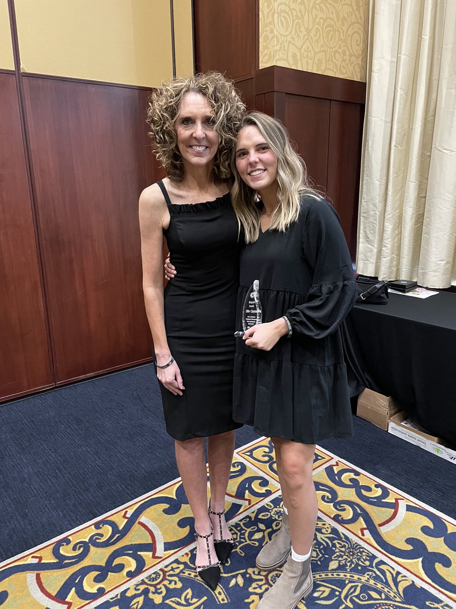 It was a great day on campus to celebrate an amazing 2021-2022 Blugold Women’s Basketball Season! Congratulations to all of our award winners! #MoreIsPossible