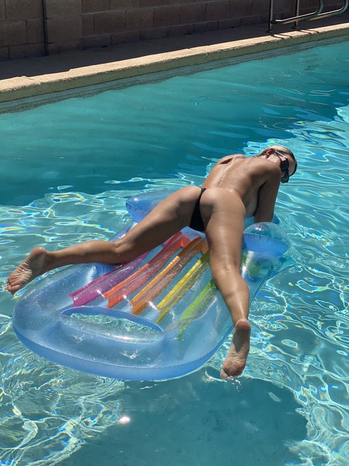 Would you like to swim 🏊&zwj;♀️ with me? :) 💦💦 https://t.co/gW0SKwHoqS<a href="/tag/followers"class="tags"><span>#followers</span></a><a href="/tag/fans"class="tags"><span>#fans</span></a><a href="/tag/5k"class="tags"><span>#5k</span></a><a href="/tag/brookefoxxx"class="tags"><span>#brookefoxxx</span></a>