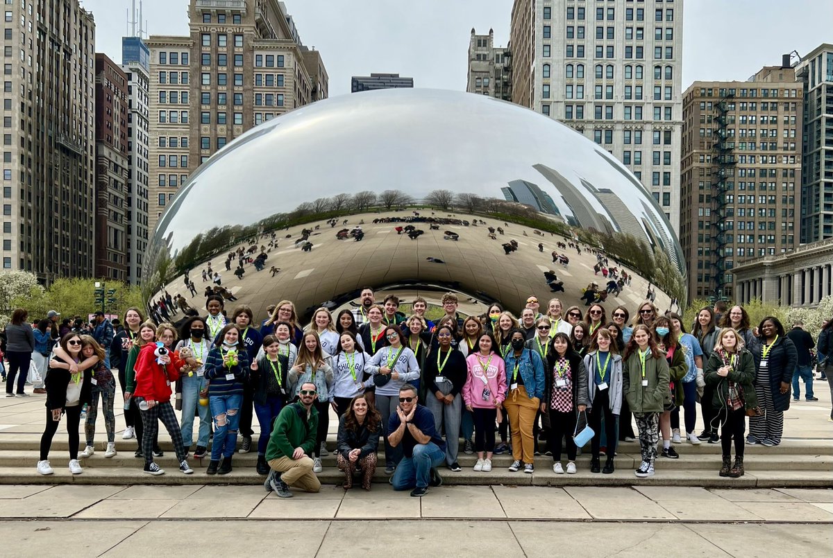 buffach1's tweet photo. LOMS Choirs take on Chicago! We had a blast building relationships, learning, and growing from new experiences in the Windy City this past weekend! #MusicEducation #teambuilding #AlwaysLakeOrion https://t.co/YwVBQdsxH6