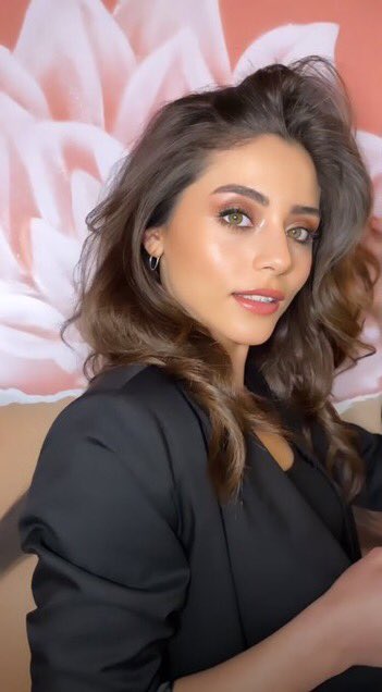 MuzikveTV's tweet photo. #SılaTürkoğlu çok güzel değil mi sizce de? Bir içim su mübarek. 😍 https://t.co/Ddic6W7PWM