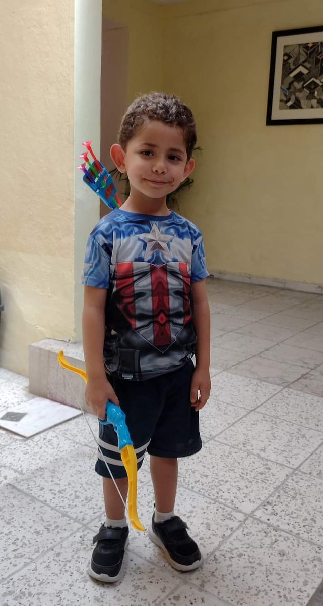 pacodiazchavez's tweet photo. GREAT THE EMILLO !!!
arquero letal, super héroe, futbolista de las chivas
capitan américa y más rápido que flash
#amonosss 🧒🏻👏🏼👏🏼👏🏼 https://t.co/rXTNYCnR6h