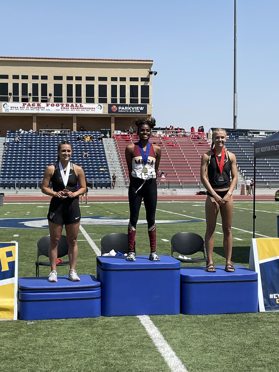 RMAC OT&amp;F Championships | What a day for Kayla Zink and Brittany Fuchs! Zink takes a 🥈 in the 100m and 🥉 in the 200m, while Fuchs goes for a 🥈 in the 200m and 🥉 in the 100m‼️ #GoMountainLions #ClawsOut #RMACtf