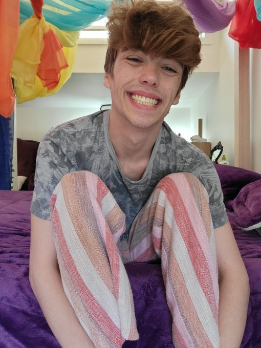 The boy // the hole https://t.co/BzPRrofudu