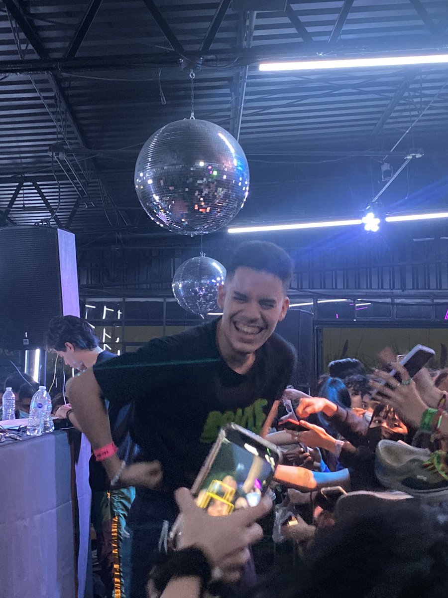 bluelemonade tweet media