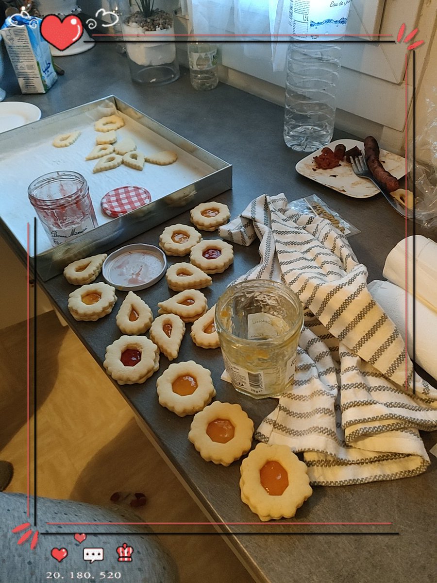 alizegau's tweet photo. Bonne soirée et bon fin de Ramadan à vous ☺️ https://t.co/QG1wIheDhc