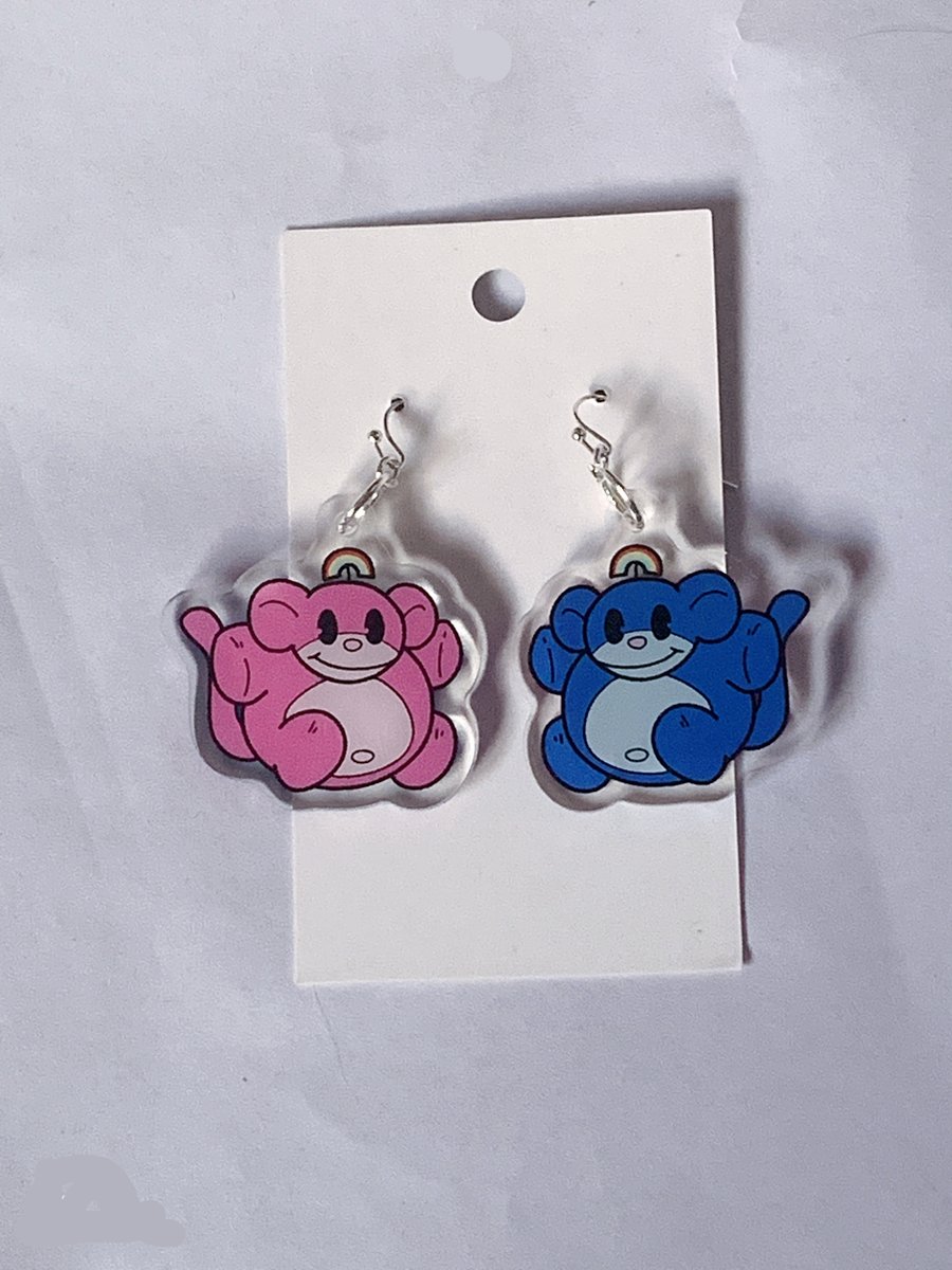 pastelhimex's tweet photo. Last day for preorder on these reversible KND rainbow monkey earrings in different colors (Available as clip ons too)
https://t.co/KSiMFJ8NBS
#art #artist #kawaii #commissionsopen #commission #earrings #trending #pink #animegirl #cute #manga #anime #rainbowmonkey #knd #shop #diy https://t.co/ybF2NUsF3a