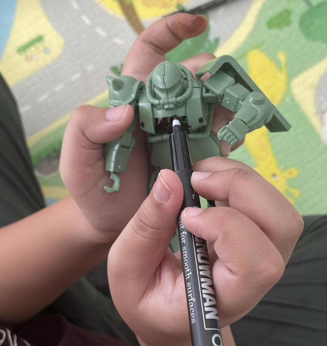 gundamind's tweet photo. Time to marking with snowman

#gundam #gundamind #gunpla #marker https://t.co/xOwlADUo1G