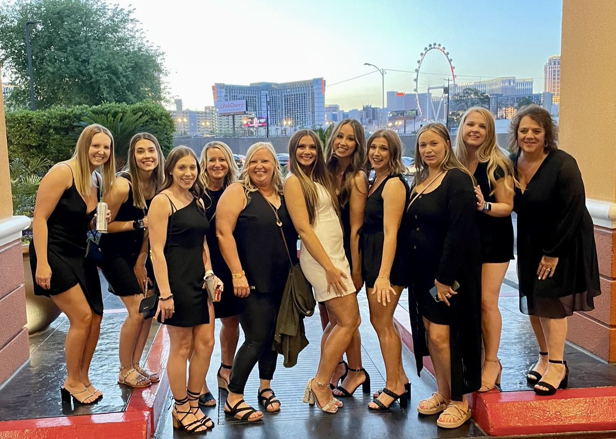 MamaDLynch's tweet photo. Celebrated the young lady who loves our youngest son, @LynchSam18, and can not wait for their July wedding. Never got to experience a daughter of our own but we sure do love the three that we have now. Happy #bachelorette party, @alia_lynn! https://t.co/RVzJtIXB1y
