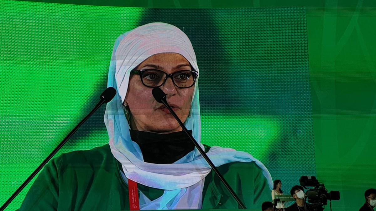 #WFCKorea "No tenemos el lujo del tiempo, pero lo que si tenemos es una oportunidad...una oportunidad para hacer el cambio". HRH Basma Ben Ali, de Jordania. #faoforestry