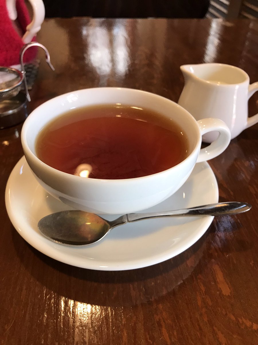 hanamyblue's tweet photo. ディンブラという名前の
スリランカの紅茶
ほわっと薔薇のような香りがして濃くもあり
美味しい♥️
ストレートもミルクを入れても
どっちもすごく美味しい(*^^*)
#紅茶
#ディンブラ
#DIMBULA
#スリランカ
#ストレートティー
#ミルクティー https://t.co/SW0g0JWUF6