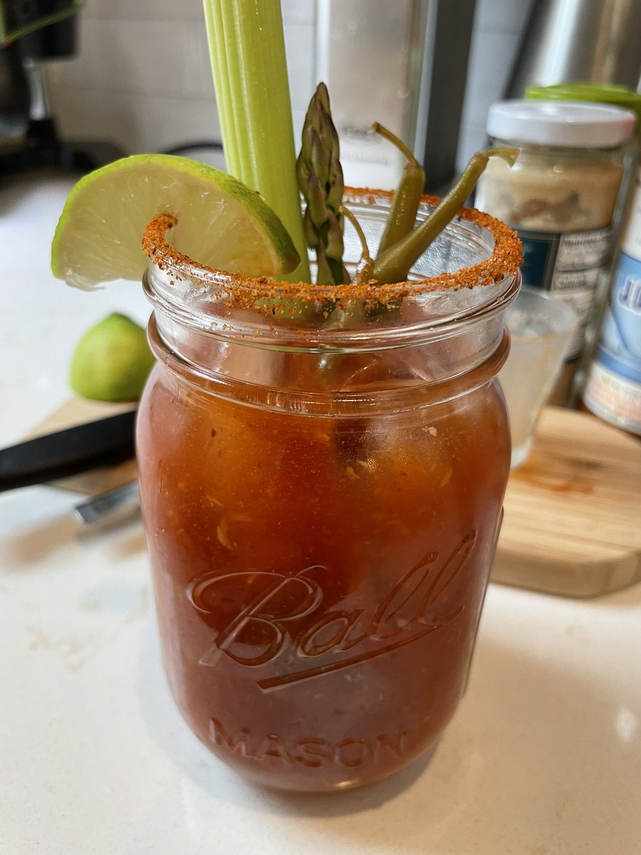 shoescocktails's tweet photo. Bloody Mary Sunday #drinkyourveggies @TitosVodka @FreshCrunch #dillybeans @V8 @bubbiespickles #horseradish https://t.co/15BaYIYwfQ