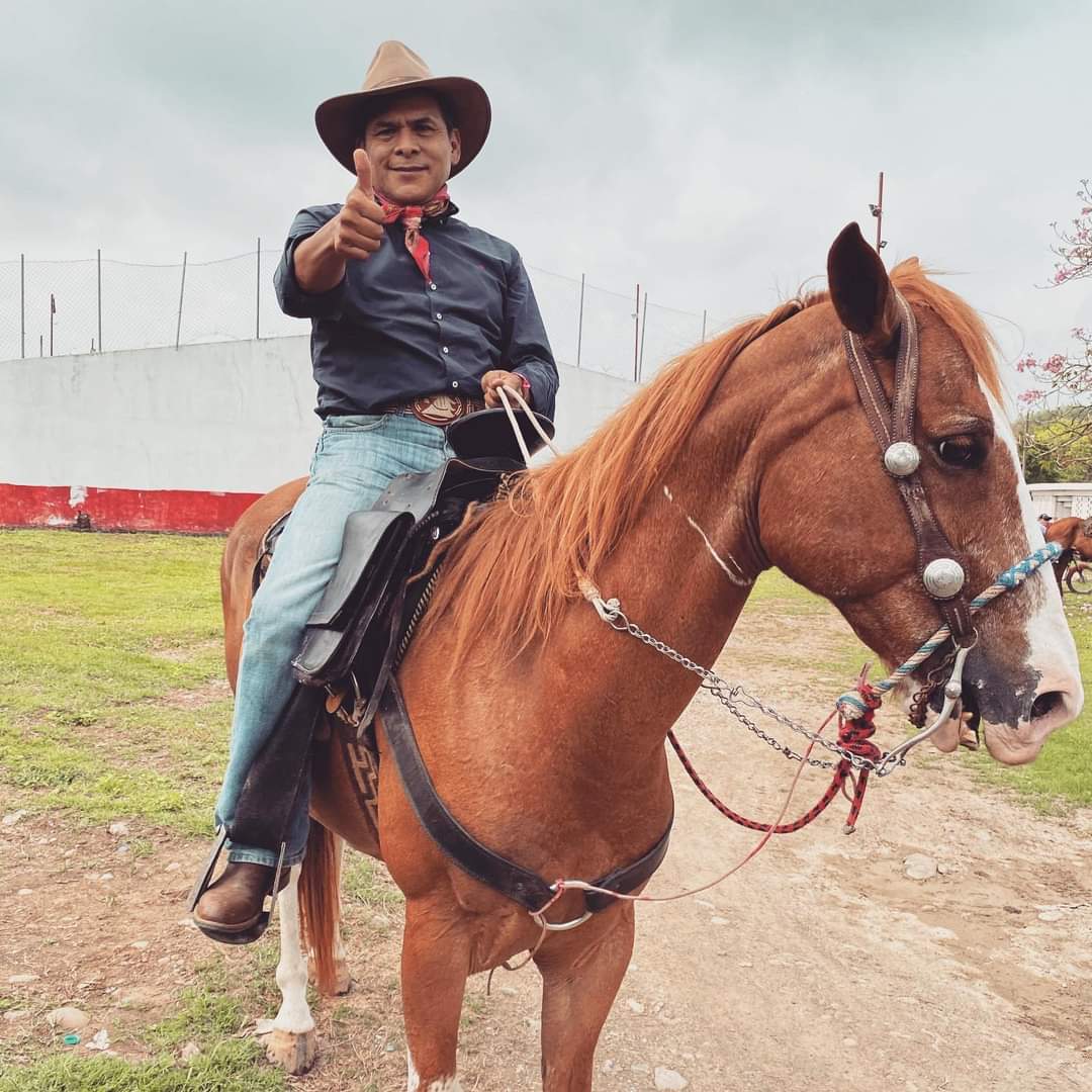 hpedraza_'s tweet photo. Un gusto participar en la cabalgata en honor a los festejos religiosos del municipio de San Felipe Orizatlán, gracias a los amigos de a caballo por la invitación. https://t.co/1QAKl7Z7fN