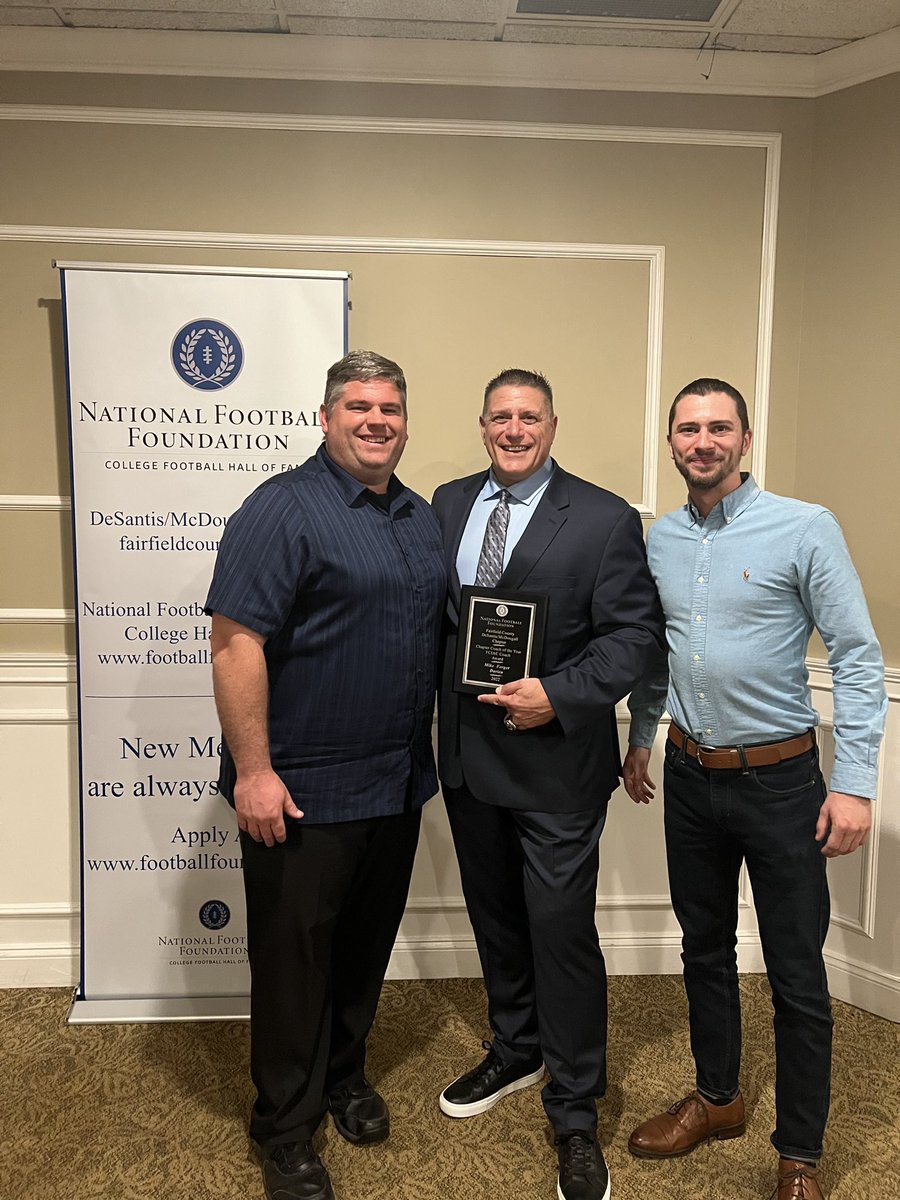 Darien Blue Wave Football tweet media