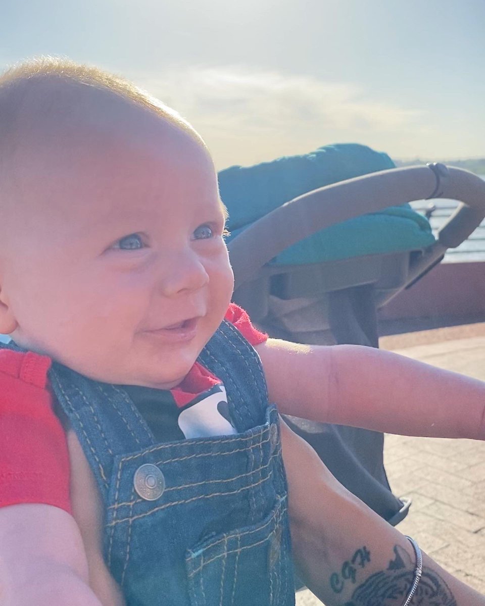 khoskinsss's tweet photo. went on a river walk stroll with my sweet boy☀️❤️ https://t.co/hHUXAG7gqA