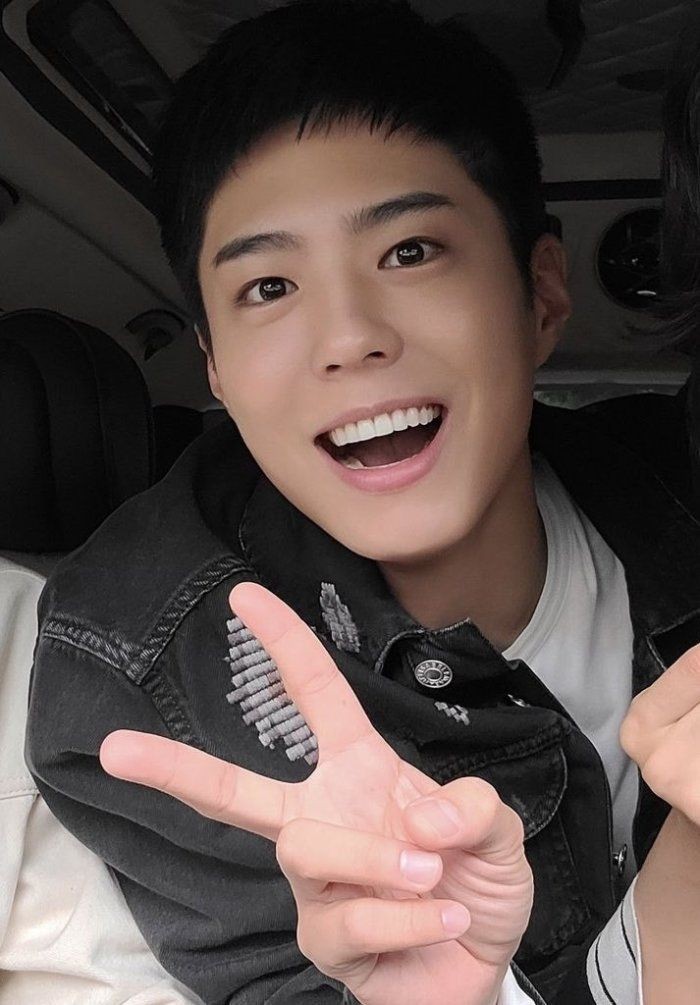 imnamepbg's tweet photo. I look forward to seeing his handsome smile up close. Baeksang 빨리 빨리 주세요 😭🙏🏻

#ParkBoGum #보검이와_오늘부터_원더랜드 #WelcomeBackBOGUM #박보검 https://t.co/HsmMGZq04i