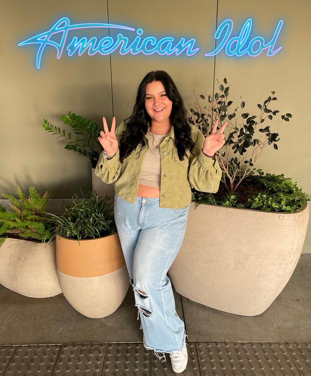 Brandon69727493's tweet photo. Cool world! 👯‍♀️🌎😎🌎👯‍♀️ I just voted for @NicolinaBozzo on @AmericanIdol! Vote for your favorites now! #AmericanIdol https://t.co/CJB6ajf1i5 https://t.co/MOYl5lwSjC