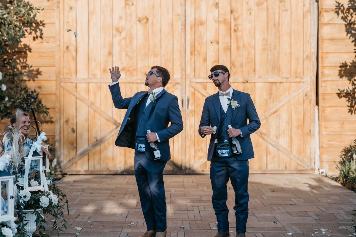 daltonm2799's tweet photo. I laugh every time I look at this picture! My buddy and I were “flower dudes” in a wedding earlier this year😂😂#310rocks https://t.co/TBGLO2X1vT
