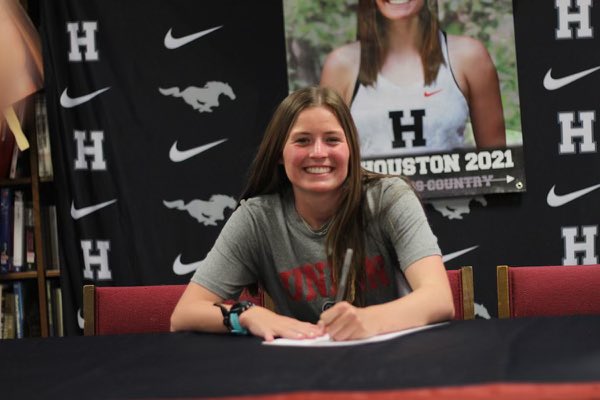 Houston_XC's tweet photo. Congratulations to Lindsey Dismuke! She signed to run with Union University! #youarehouston https://t.co/0yGiIbqTzi