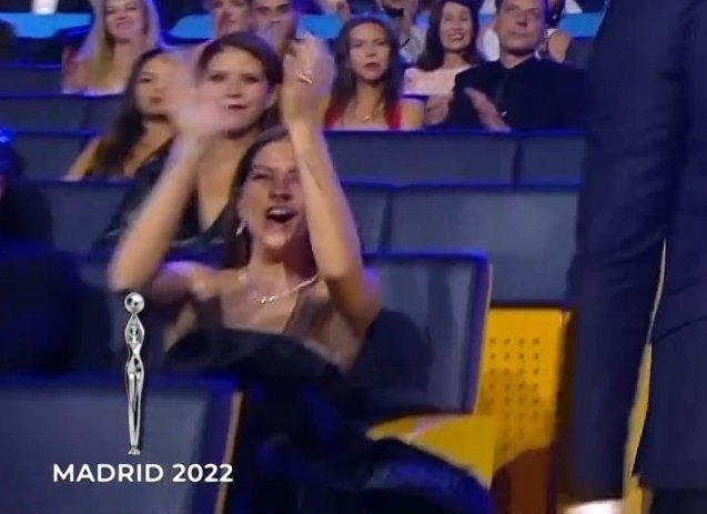 fuckwithlaali's tweet photo. la china es una mamá orgullosa viendo a lali literalmente 🥺 https://t.co/AlmVCQQbZs