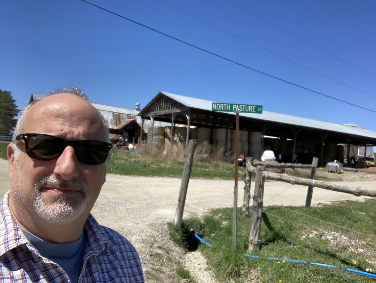 DavidRosowsky's tweet image. Beautiful day in the (old) neighborhood. #SpringtimeInVermont #VT