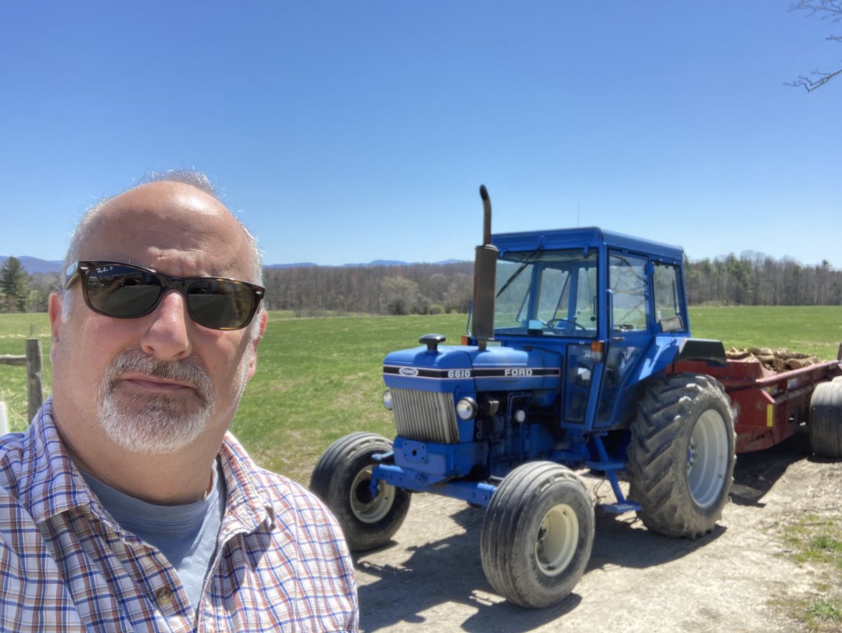 DavidRosowsky's tweet image. Beautiful day in the (old) neighborhood. #SpringtimeInVermont #VT