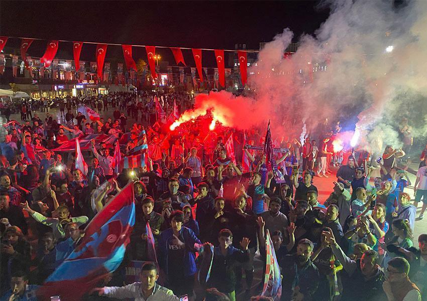 Burası Aydın 🙌🔴🔵 Bize her yer Trabzon 😎