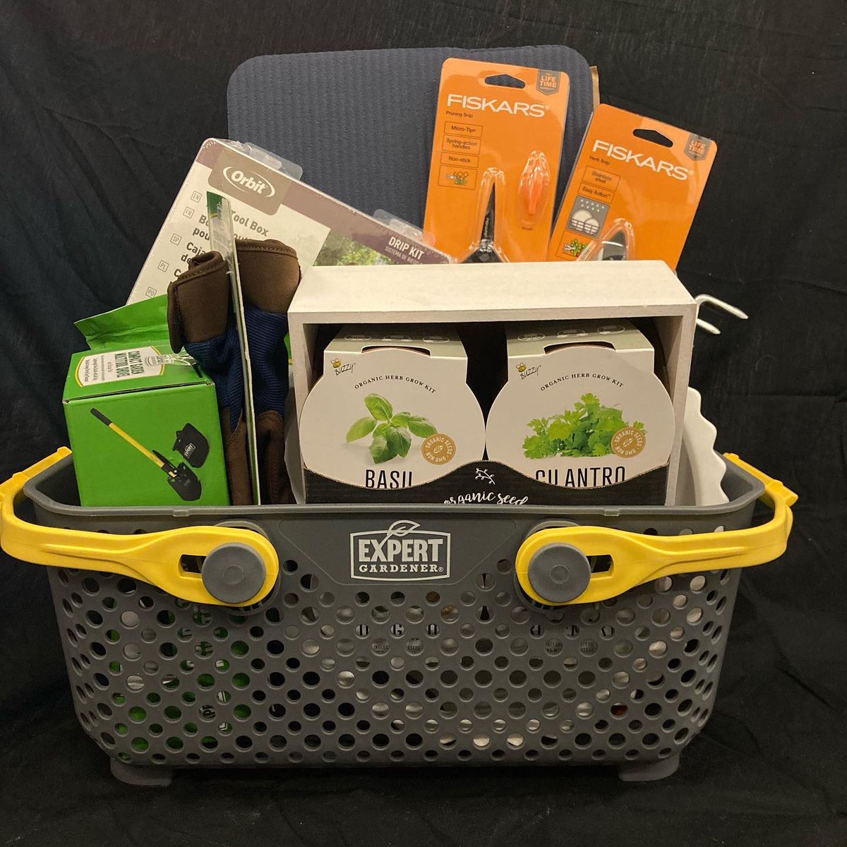 bashaffa's tweet image. Day 2 of silent auction previews! A variety of basket for all your gardening needs!