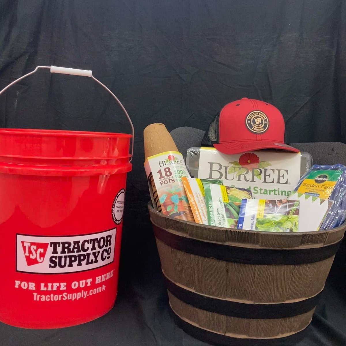 bashaffa's tweet image. Day 2 of silent auction previews! A variety of basket for all your gardening needs!