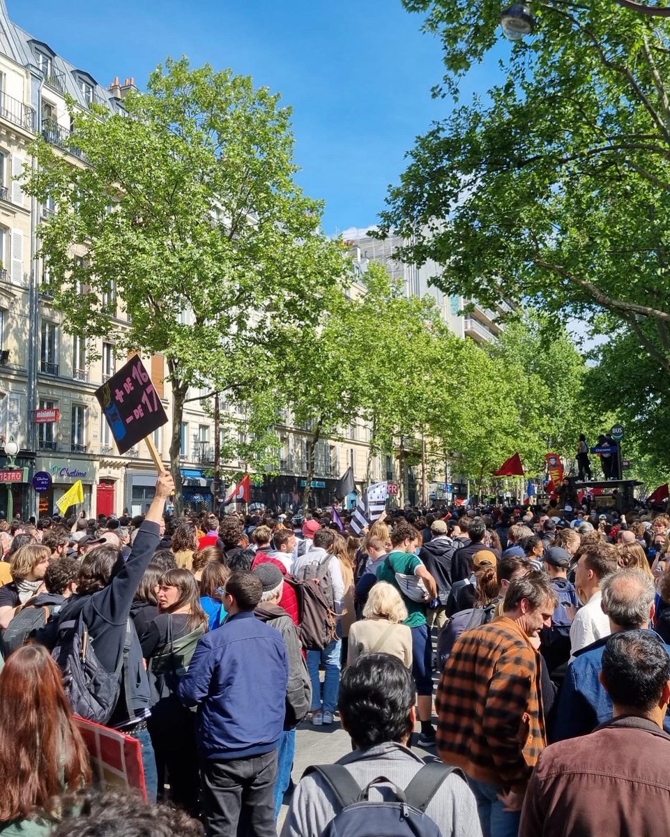 BagnoletCommun's tweet photo. Bagnolet en Commun présent le #1ermai pour défendre les droits des travailleurs. Cette année besoin d’unité de la gauche face à la menace libérale d’un 2e mandat Macron. Vite 1 alternative populaire écologiste &amp; sociale aux menaces de la macronie et de lextrême droite s/ nos vies https://t.co/ePNFjdjNcf