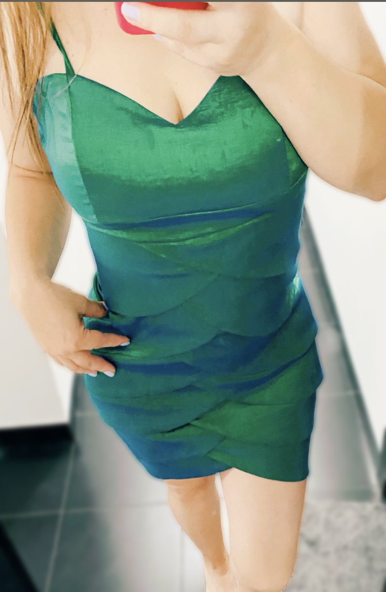 piedy_maria's tweet photo. En días anteriores decidí escoger ropa de mi closet para descartar, regalar.
No contaba con el #PlacerDeVida todos los trajes que usaba antes de ser mamá me quedan 😎🥰 https://t.co/7XZeACzmTU