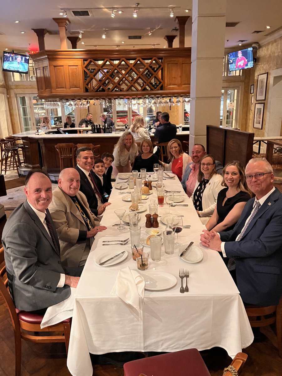 DrKenDO's tweet photo. The ⁦@OhioDOs⁩ family so enjoyed breaking bread with Joe Giaimo, DO ⁦@AOAforDOs⁩ President and his family! ⁦@OUHCOM⁩ https://t.co/1CLvoZGHRq